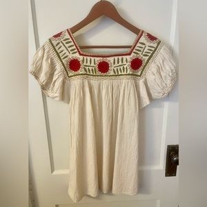 Vintage embroidered peasant top ivory linen. No size, fits like medium